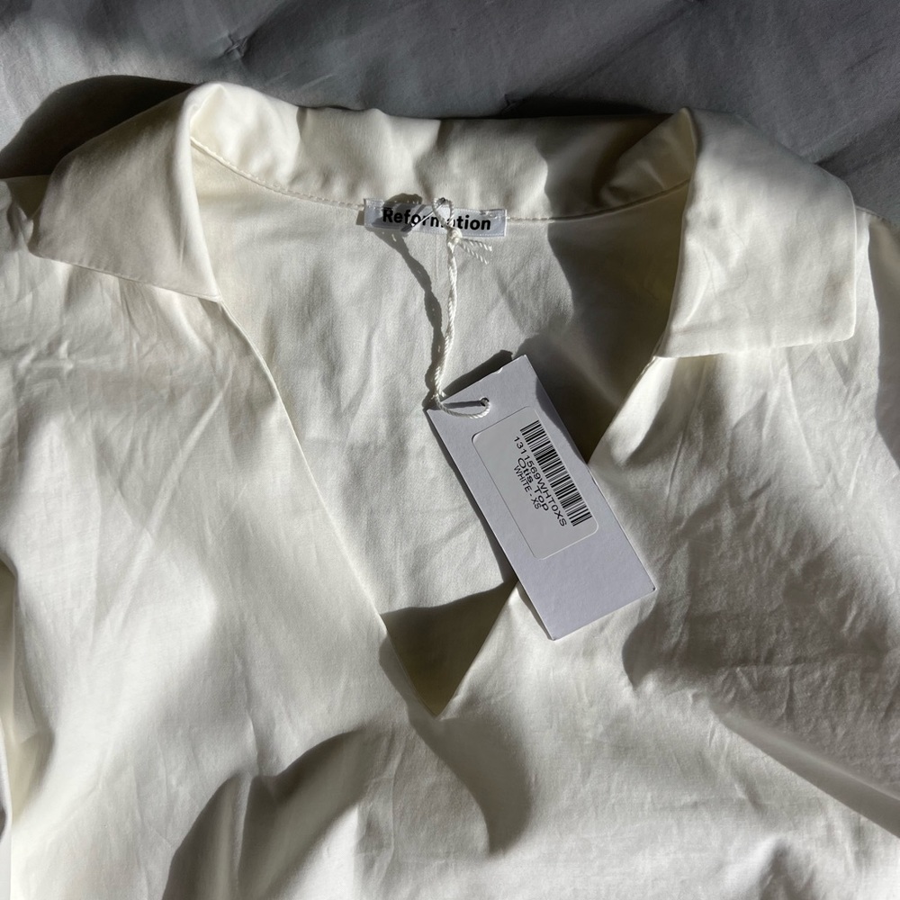 Reformation NWT XS Otis White Blouse V Neck - Picture 9 of 11